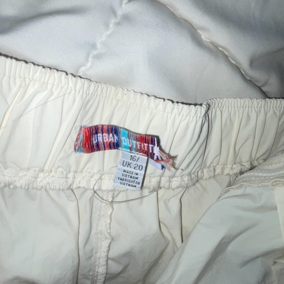 Urban Outfitters Cargo Pants - size 16 - Picture 8 of 13